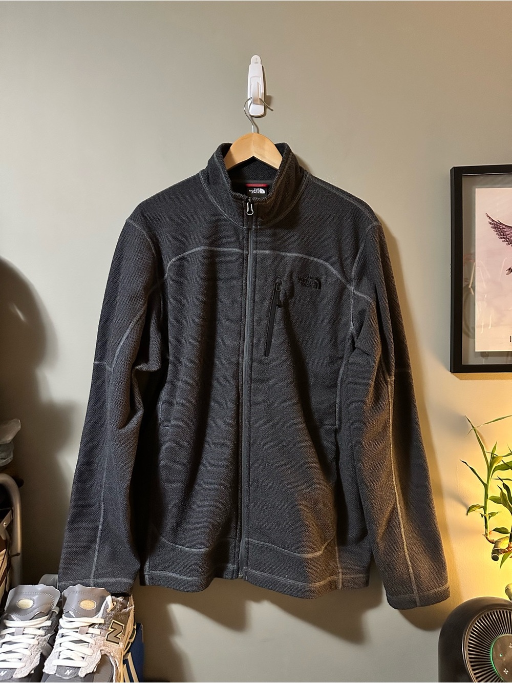 The North Face Men's Charcoal Gray Full-Zip Fleece Jacket